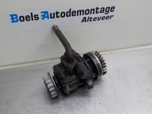 Gebruikte Servopomp Volkswagen Multivan T5 (7E/7HC/7HF/7HM) 2.5 TDi Prijs € 50,00 Margeregeling aangeboden door Boels Autodemontage
