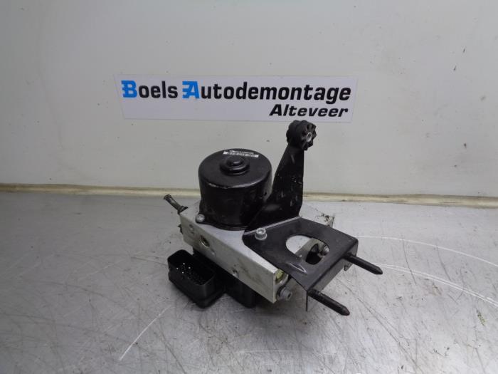 Gebruikte ABS Pomp BMW 3 serie (E46/4) 320d 16V Prijs € 65,00 Margeregeling aangeboden door Boels Autodemontage