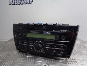 Gebruikte Radio CD Speler Mitsubishi Space Star (A0) 1.0 12V Prijs € 50,00 Margeregeling aangeboden door Boels Autodemontage