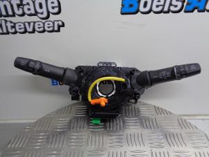 Gebruikte Combischakelaar Stuurkolom Mitsubishi Space Star (A0) 1.0 12V Prijs € 50,00 Margeregeling aangeboden door Boels Autodemontage