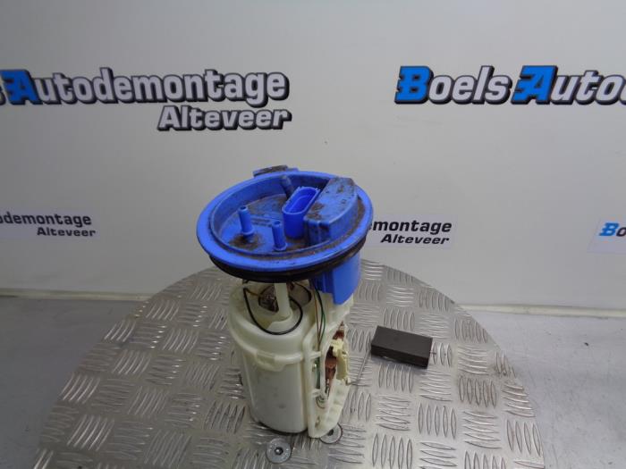 Gebruikte Tank element Pomp Volkswagen Golf V (1K1) 1.6 FSI 16V Prijs € 35,00 Margeregeling aangeboden door Boels Autodemontage