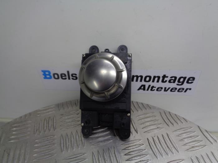 Gebruikte Bediening boordcomputer BMW 5 serie (E60) 530i 24V Prijs € 50,00 Margeregeling aangeboden door Boels Autodemontage