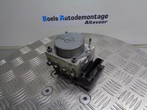 Gebruikte ABS Pomp Renault Clio III Estate/Grandtour (KR) 1.2 16V TCE 100 Prijs € 75,00 Margeregeling aangeboden door Boels Autodemontage