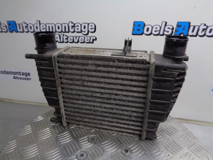 Gebruikte Intercooler Renault Clio III Estate/Grandtour (KR) 1.2 16V TCE 100 Prijs € 50,00 Margeregeling aangeboden door Boels Autodemontage