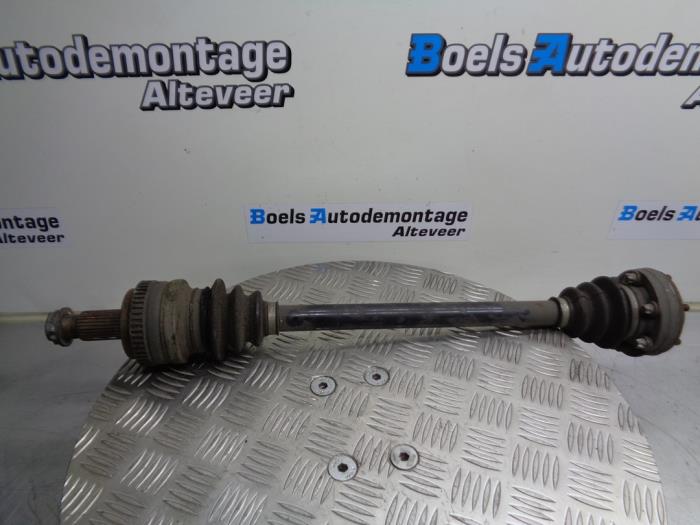 Gebruikte Aandrijfas links-achter BMW 1 serie (E87/87N) 116i 1.6 16V Prijs € 50,00 Margeregeling aangeboden door Boels Autodemontage