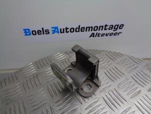 Gebruikte Scharnierset Audi A4 Cabrio (B7) 2.0 TFSI 20V Prijs € 15,00 Margeregeling aangeboden door Boels Autodemontage