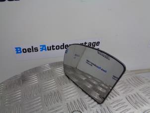 Gebruikte Spiegelglas links Mercedes C (W203) 2.7 C-270 CDI 20V Prijs € 12,50 Margeregeling aangeboden door Boels Autodemontage