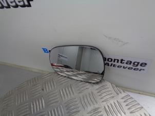 Gebruikte Spiegelglas rechts Nissan Micra (K12) 1.2 16V Prijs € 20,00 Margeregeling aangeboden door Boels Autodemontage