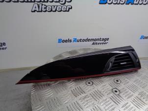 Gebruikte Luchtrooster Dashboard BMW 1 serie (F20) 118i 1.5 TwinPower 12V Prijs € 35,00 Margeregeling aangeboden door Boels Autodemontage