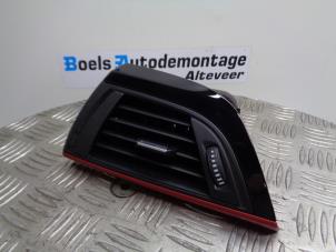 Gebruikte Luchtrooster Dashboard BMW 1 serie (F20) 118i 1.5 TwinPower 12V Prijs € 25,00 Margeregeling aangeboden door Boels Autodemontage