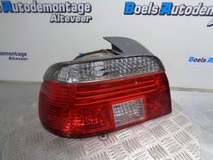 Gebruikte Achterlicht links BMW 5 serie (E39) 520i 24V Prijs € 35,00 Margeregeling aangeboden door Boels Autodemontage