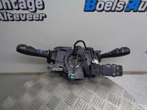 Gebruikte Combischakelaar Stuurkolom Renault Twingo III (AH) 1.0 SCe 70 12V Prijs € 75,00 Margeregeling aangeboden door Boels Autodemontage