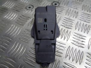 Gebruikte Remassistent sensor Volkswagen Up! (121) 1.0 12V 75 Prijs € 10,00 Margeregeling aangeboden door Boels Autodemontage