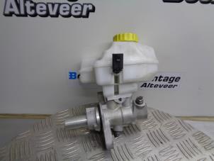 Gebruikte Hoofdremcilinder Volkswagen Golf VIII (CD1) 2.0 TDI BlueMotion 16V Prijs € 50,00 Margeregeling aangeboden door Boels Autodemontage