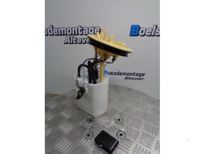 Gebruikte Brandstofpomp Elektrisch Volkswagen Golf VIII (CD1) 2.0 TDI BlueMotion 16V Prijs € 125,00 Margeregeling aangeboden door Boels Autodemontage