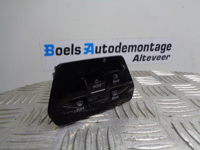 Licht Schakelaar van een Volkswagen Golf VIII (CD1) 2.0 TDI BlueMotion 16V 2020