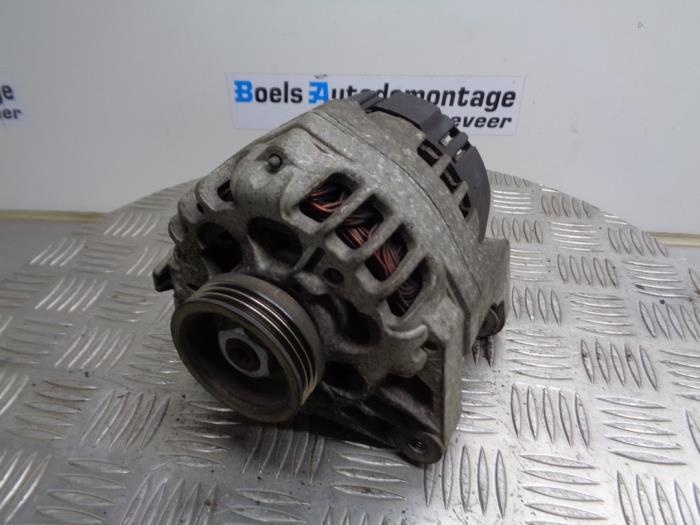 Gebruikte Dynamo Renault Twingo (C06) 1.2 16V Prijs € 35,00 Margeregeling aangeboden door Boels Autodemontage