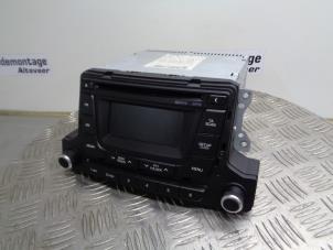 Gebruikte Radio CD Speler Hyundai i10 (B5) 1.0 12V Prijs € 100,00 Margeregeling aangeboden door Boels Autodemontage