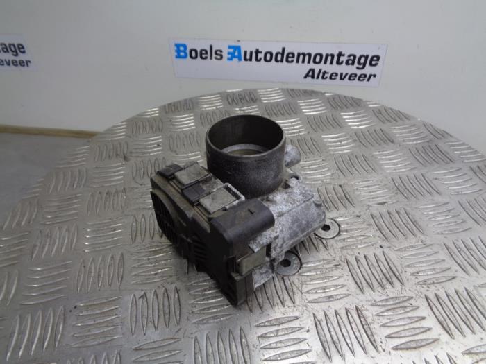 Gebruikte Gasklephuis Volkswagen Golf V (1K1) 1.4 FSI 16V Prijs € 35,00 Margeregeling aangeboden door Boels Autodemontage