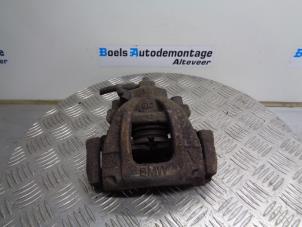 Gebruikte Remklauw (Tang) rechts-voor BMW Mini One/Cooper (R50) 1.6 16V One Prijs € 35,00 Margeregeling aangeboden door Boels Autodemontage