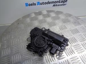 Gebruikte Slotmechaniek Achterklep Volkswagen Passat Variant (3G5) 2.0 TDI BiTurbo 16V 4Motion Prijs op aanvraag aangeboden door Boels Autodemontage