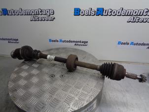 Gebruikte Cardanas links-voor (VWA) Renault Twingo II (CN) 1.2 16V Prijs € 35,00 Margeregeling aangeboden door Boels Autodemontage