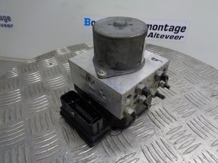 Gebruikte ABS Pomp Ford Mondeo IV Wagon 2.0 16V Flexifuel Prijs € 75,00 Margeregeling aangeboden door Boels Autodemontage