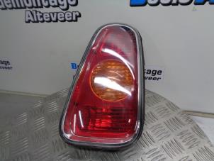 Gebruikte Achterlicht rechts BMW Mini One/Cooper (R50) 1.6 16V Cooper Prijs € 35,00 Margeregeling aangeboden door Boels Autodemontage