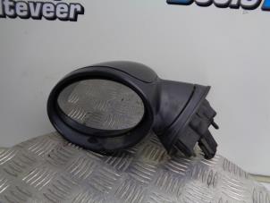 Gebruikte Buitenspiegel links BMW Mini One/Cooper (R50) 1.6 16V Cooper Prijs € 35,00 Margeregeling aangeboden door Boels Autodemontage