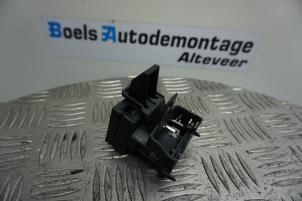 Gebruikte Elektronisch kontaktslot Volvo V40 (MV) 2.0 D2 16V Prijs op aanvraag aangeboden door Boels Autodemontage