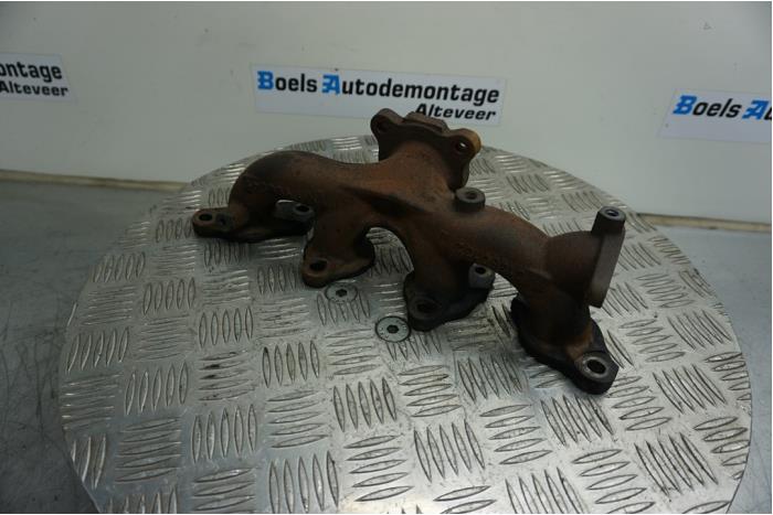 Gebruikte Uitlaatspruitstuk Volvo V40 (MV) 2.0 D2 16V Prijs € 75,00 Margeregeling aangeboden door Boels Autodemontage
