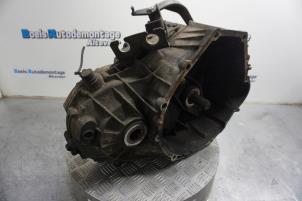 Gebruikte Versnellingsbak Mercedes Vito (638.0) 2.3 108D Prijs € 150,00 Margeregeling aangeboden door Boels Autodemontage