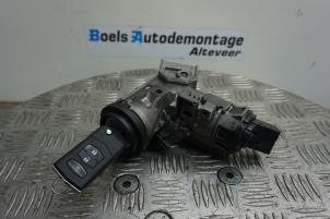 Gebruikte Sleutel + Contactslot Mazda 2 (DE) 1.5 16V S-VT Prijs € 75,00 Margeregeling aangeboden door Boels Autodemontage
