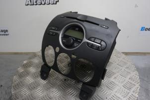 Gebruikte Radio CD Speler Mazda 2 (DE) 1.5 16V S-VT Prijs € 50,00 Margeregeling aangeboden door Boels Autodemontage