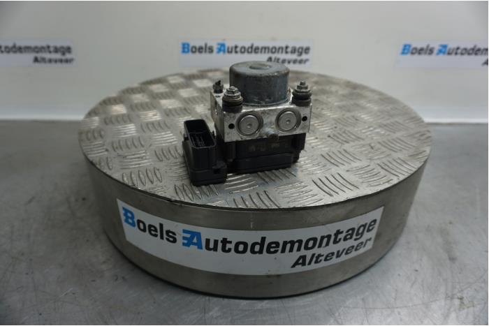 Gebruikte ABS Pomp Toyota Aygo (B10) 1.0 12V VVT-i Prijs € 50,00 Margeregeling aangeboden door Boels Autodemontage