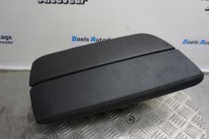 Gebruikte Armsteun BMW 5 serie (G30) 530i 2.0 TwinPower Turbo 16V Prijs € 100,00 Margeregeling aangeboden door Boels Autodemontage