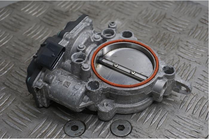 Gebruikte Gasklephuis BMW 5 serie (G30) 530i 2.0 TwinPower Turbo 16V Prijs € 150,00 Margeregeling aangeboden door Boels Autodemontage