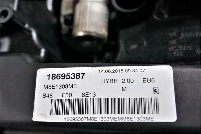 Motor van een BMW 3 serie (F30) 330e 2018