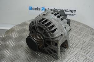 Gebruikte Dynamo Renault Clio IV Estate/Grandtour (7R) 1.5 Energy dCi 90 FAP Prijs € 75,00 Margeregeling aangeboden door Boels Autodemontage