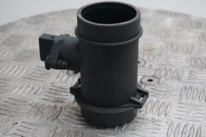 Gebruikte Luchtmassameter BMW 3 serie (E46/2) 318 Ci Prijs € 25,00 Margeregeling aangeboden door Boels Autodemontage