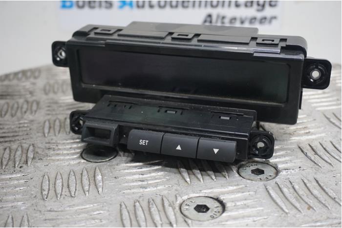 Gebruikte Display Interieur Kia Cee'd Sporty Wagon (EDF) 1.4 16V Prijs € 40,00 Margeregeling aangeboden door Boels Autodemontage