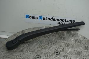 Gebruikte Ruitenwisserarm achter BMW 5 serie Touring (F11) 520d 16V Prijs € 12,50 Margeregeling aangeboden door Boels Autodemontage