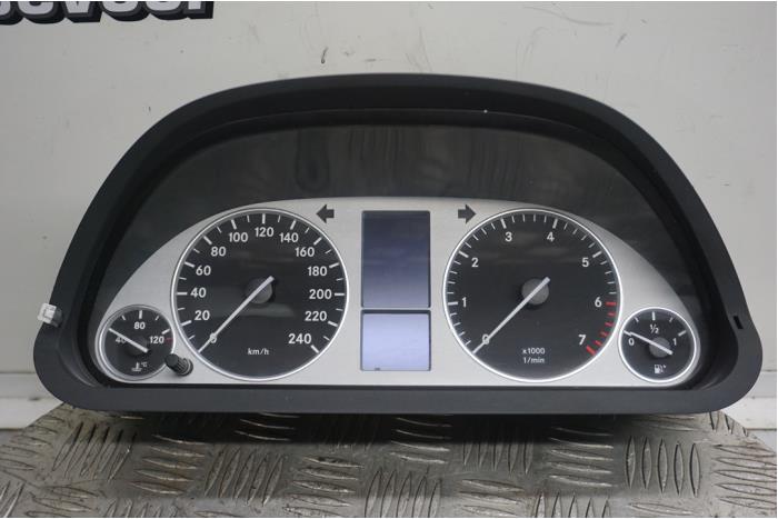 Gebruikte Kilometerteller KM Mercedes B (W245) 2.0 B-200 16V Prijs € 75,00 Margeregeling aangeboden door Boels Autodemontage