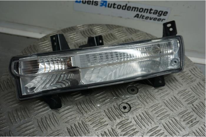 Gebruikte Clignoteur rechts Jeep Compass II (MP) 1.4 Multi Air2 16V 4x4 Prijs € 75,00 Margeregeling aangeboden door Boels Autodemontage