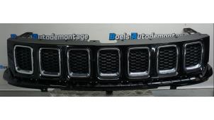 Gebruikte Grille Jeep Compass (MP) 1.4 Multi Air2 16V 4x4 Prijs € 250,00 Margeregeling aangeboden door Boels Autodemontage
