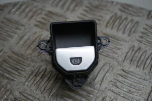 Gebruikte Handrem schakelaar Landrover Range Rover Evoque (LVJ/LVS) 2.2 SD4 16V Prijs € 17,50 Margeregeling aangeboden door Boels Autodemontage