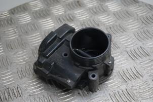 Gebruikte Gasklephuis Peugeot Partner Tepee (7A/B/C/D/E/F/G/J/P/S) 1.6 VTI 120 16V Phase 1 Prijs € 35,00 Margeregeling aangeboden door Boels Autodemontage