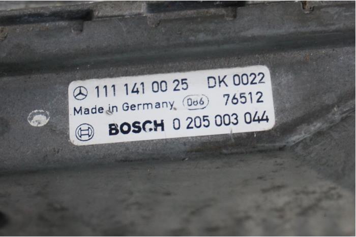 Gasklephuis van een Mercedes-Benz SLK (R170) 2.3 230 K 16V 2001