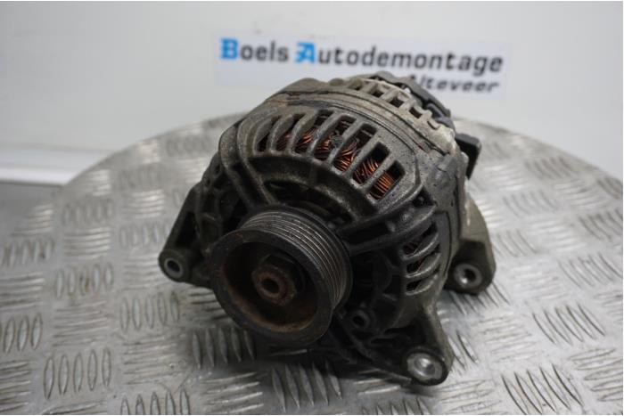 Gebruikte Dynamo Audi A6 (C5) 2.4 V6 30V Prijs € 35,00 Margeregeling aangeboden door Boels Autodemontage