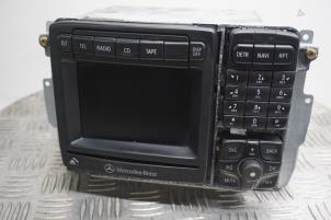 Gebruikte Radio CD Speler Mercedes CL (215) 5.8 CL-600 V12 36V Prijs € 100,00 Margeregeling aangeboden door Boels Autodemontage